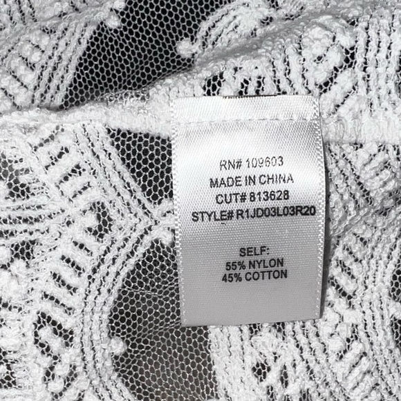 Rabbit Rabbit Rabbit White Cropped Lace and Crochet Button Front Top Size Large - Picture 6 of 8